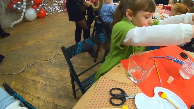 DIY Новогодний шар своими руками в гостях у Эльзы и Олафа смотреть онлайн