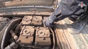 Работа специалистов рембата 1-й гвардейской танковой армии