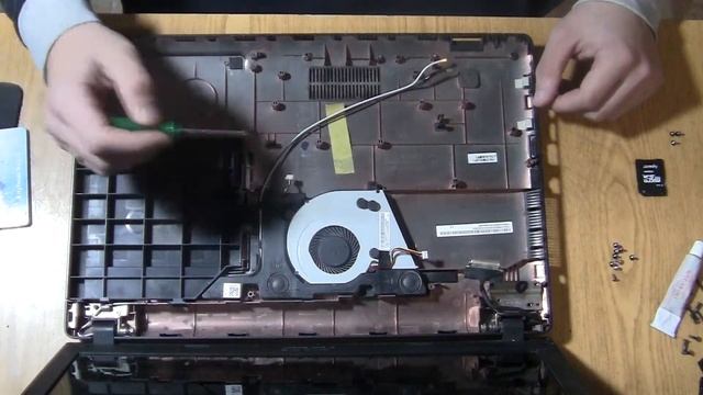Как разобрать ноутбук ASUS x551m пользователю ( Замена термопасты, замена кулера) смотреть онлайн