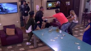 Дом-2: Потасовка Андрея Назарова и Элен Каминской