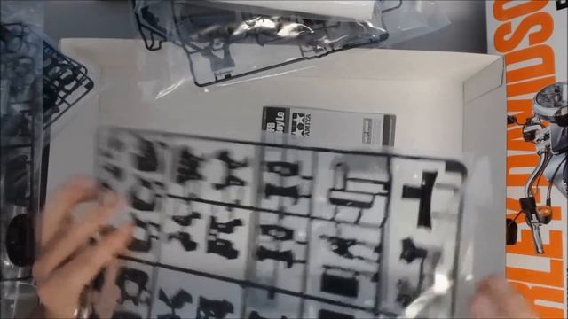 Unboxing Tamiya's 1/6 Harley Davidson FLSTFB Fat Boy Lo смотреть онлайн