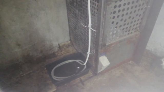 Поилка с обокревом. Проще простого. Поилка для кроликов с подогревом воды просто и дёшево. смотреть онлайн