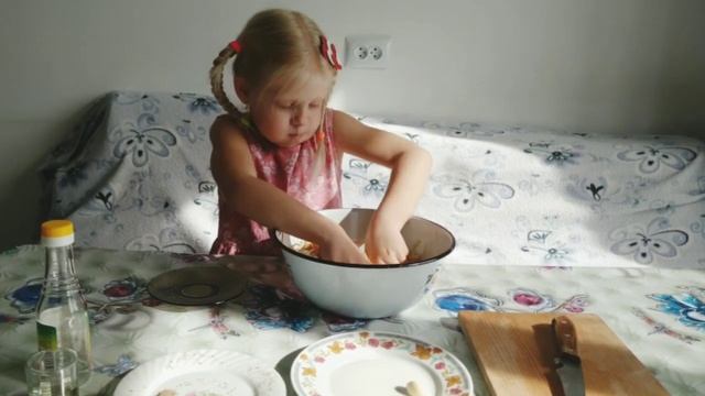 Салат из маргеланской редьки ( лоба) и морковки. смотреть онлайн