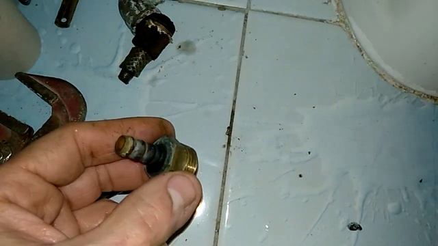 Ремонт УНИТАЗА...или неприятная возня под БАЧКОМ. смотреть онлайн