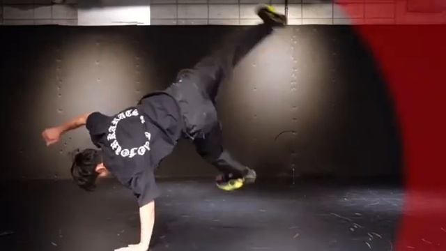 SWIPE TUTORIAL | How to Master the Swipe | Learn to Breakdance | Bboy Asuka смотреть онлайн