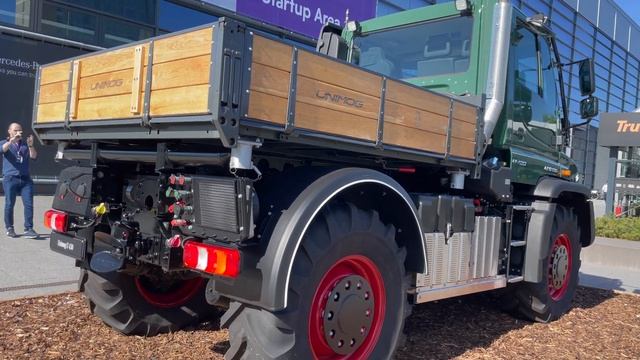 Mercedes-Benz Unimog U 430 смотреть онлайн