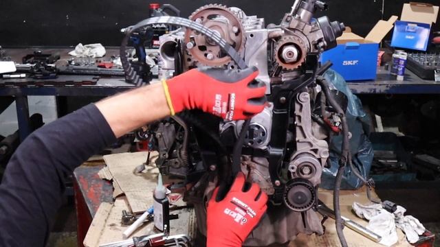 1.5 dci K9K Como Cambiar Distribución Motor Renault. Tutorial Montaje Culata, Inyectores, Parte alt смотреть онлайн
