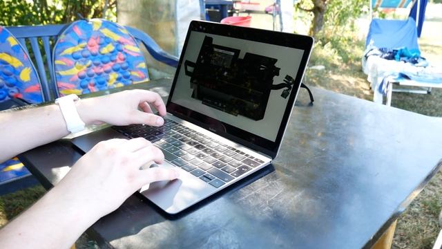 MacBook 12