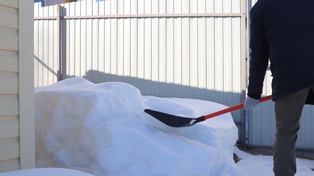 Демонтаж водостока и уборка снега за домом. смотреть онлайн