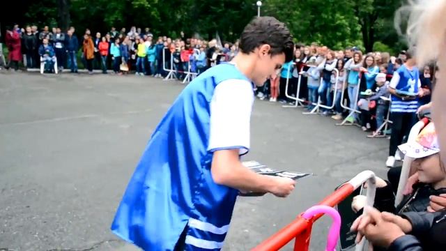 Открытие лета 2016 Алчевск Парк Победы Подарки для детишек смотреть онлайн