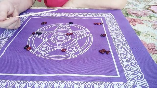 [ГАДАНИЕ НА БОБАХ] Судьбоносная встреча в ближайшие 3 дня смотреть онлайн