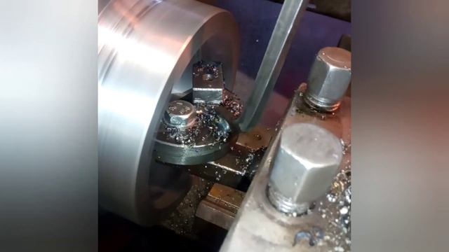 Как расточить отверстие под радиусный подшипник смотреть онлайн