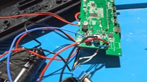 Блютуз колонка включается и сразу выключается. Ремонт Блютуз колонки своими руками.