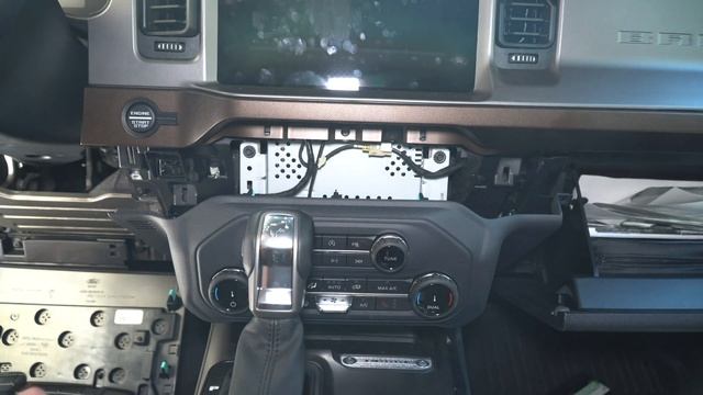 This Little Box MASSIVELY Improved The Bronco's Speakers!! смотреть онлайн