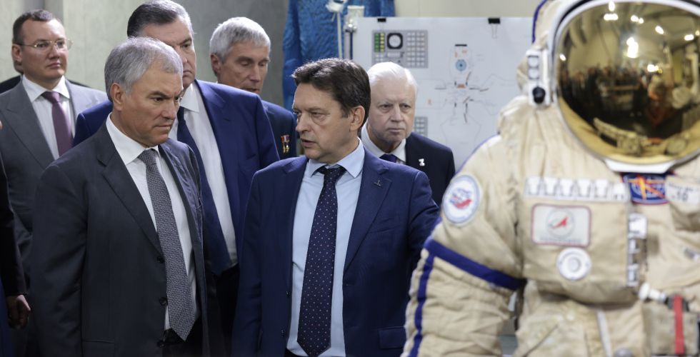 Председатель Государственной Думы Вячеслав Володин посетил ЦПК им. Гагарина смотреть онлайн