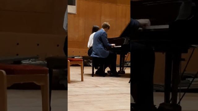 Вивальди. "Адажио". исп. Тимофей Ермолин и Диана Сигачёва. смотреть онлайн