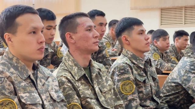 Беседа преподавателей военной кафедры с курсантами посвящённая Дню Великой Победы смотреть онлайн