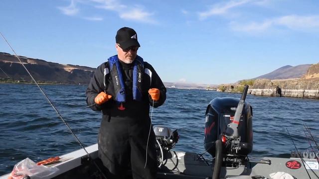 GUESS WHAT BROKE? FISHING LINE TORTURE TEST On The Columbia River - KastKing смотреть онлайн