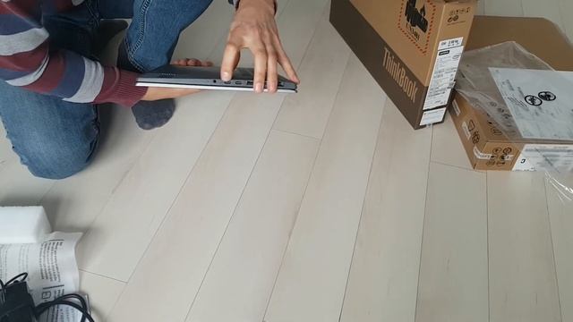 Распаковка - Ноутбук Lenovo ThinkBook 15-IIL (20SM0087RU)