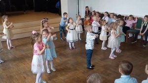 Танец ⚡Я рисую речку, я рисую солнце..