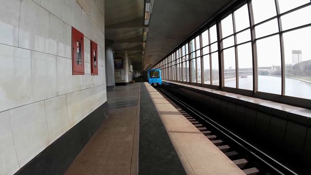 Москва. Метросостав «Русич» «Финансовая грамотность» на ст. «Воробьевы горы» 2. 16 апреля 2023 смотреть онлайн