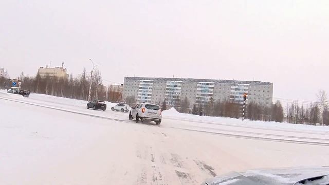 Прогулка по Усинску 04.02.2023 от #мотоКсю смотреть онлайн