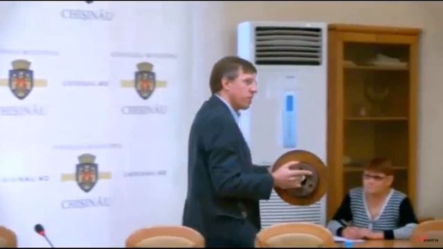 Советники-социалисты подарили Дорину Киртоакэ тормозные диски смотреть онлайн