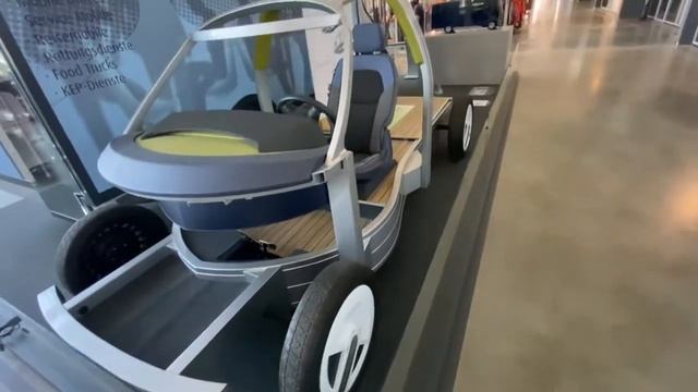 ГАРАЖИ ДЛЯ ХРАНЕНИЯ ЭКСКЛЮЗИВНЫХ АВТО В ГЕРМАНИИ/MOTOR WORLD STUTTGART смотреть онлайн