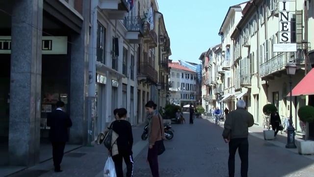 Passeggiata nel centro di Alessandria смотреть онлайн