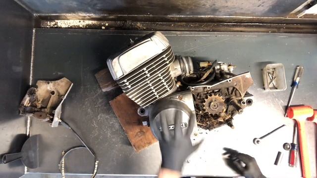HELP!!  1975 Suzuki GT500 Motor Engine Rebuild Charging Generator Stator Flywheel Puller Vintage