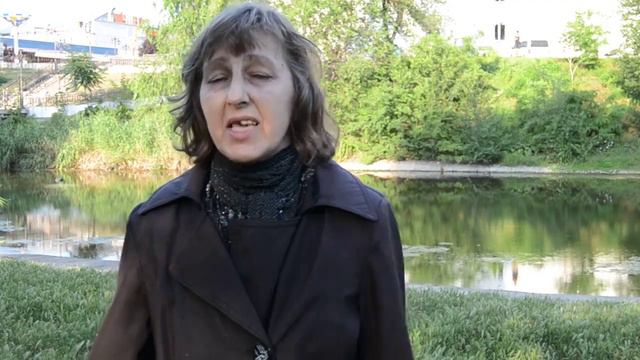 Странная женщина поет свою песню о любви смотреть онлайн