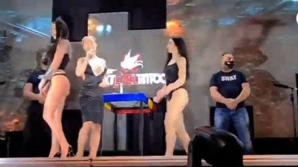 Ass Spanking Contest 😍🍑