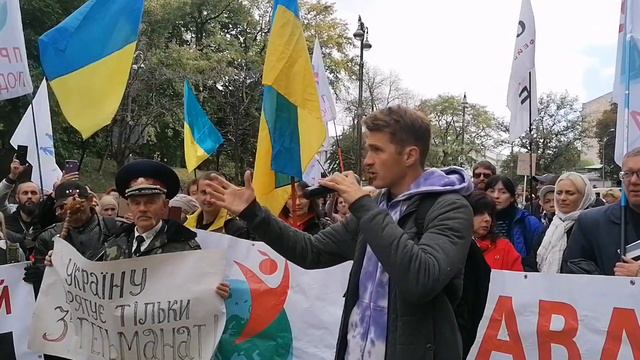 Конституционный суд. Кабмин. Правительственный квартал. Репортаж из Киева. смотреть онлайн