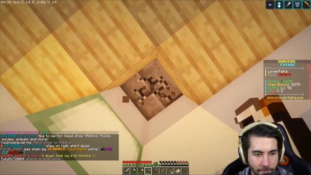 How Long Can I Hide Under The BIGGEST Base On My Server? | Minecraft Home Invaders смотреть онлайн