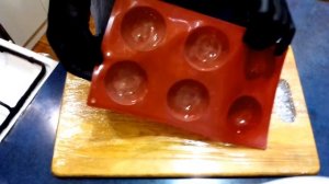 Карамельные шары из изомальта.