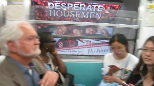 ПУТЕШЕСТВИЕ - PARIS -ПАРИЖ - Аккордион в вагоне метро... смотреть онлайн