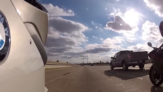 BMW K1300S vs Hayabusa (Camera Angle Sucks.. Sorry..) смотреть онлайн