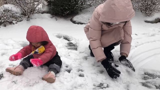 Australian’s first time seeing snow! ? (*She Cried*) [국제커플 International Couple]ng смотреть онлайн