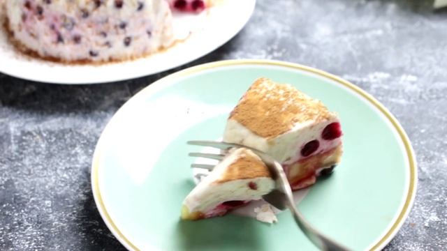 ХУДЕТЬ ВКУСНО! Бесподобные Десерты: Творожный тортик с ягодами и Рулет с Тыквой смотреть онлайн