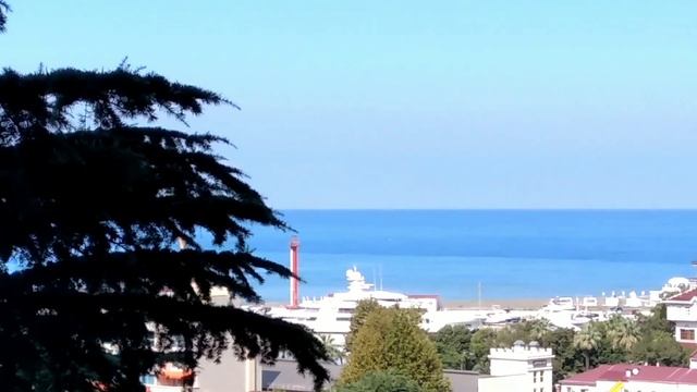 Сотри случайные черты, и ты увидишь МИР ПРЕКРАСЕНI Обзор Сочи с видами морского вокзала,порта и мор смотреть онлайн