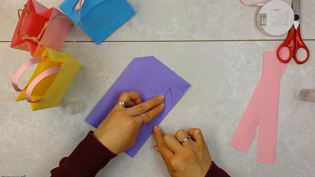 ПОДАРОЧНЫЙ ПАКЕТ || крафт-пакет || DIY || пакет своими руками || пакет из бумаги || НА РОЖДЕСТВО смотреть онлайн