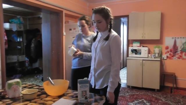 Встреча соседей //Подарок папе //23.02.2018. смотреть онлайн