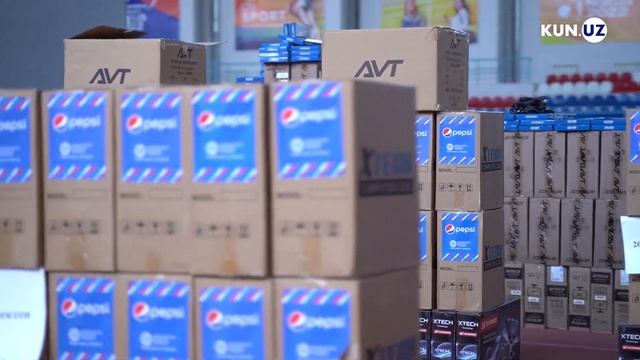 Nukuslik bolalarga yangi o‘quv yilida yangi kompyuterlar taqdim etildi смотреть онлайн