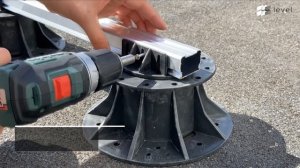 Монтаж алюминиевых лаг на регулируемые опоры Level