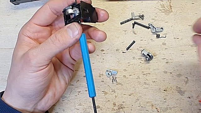 Ремонт Glock 17/19 East Crane смотреть онлайн