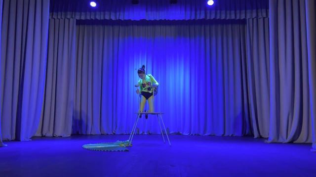 Пластический этюд эквилибр на столике «Бабочка» смотреть онлайн