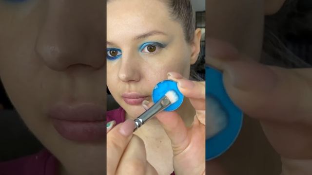 Макияж в сине-голубых тонах. Урок от Ирэны Ива. смотреть онлайн