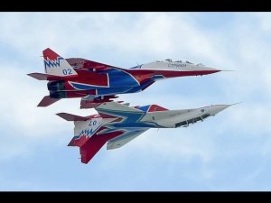 Супер клип..  Высший пилотаж!!! (Пилотажная группа СТРИЖИ)  "Я  ЛЕТЧИК" исп.Н.Анисимов