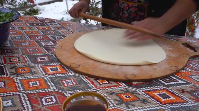 Cooking Under the Snow Bread and Kutab with Herbs in the Village - Bushcraft Survival смотреть онлайн