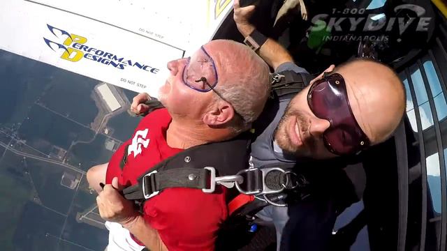 David Hoffman's Tandem skydive! смотреть онлайн